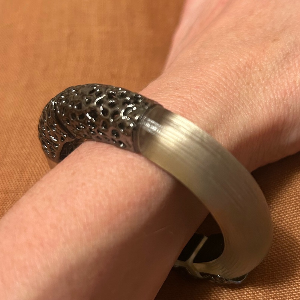 Alexis Bittar Lucite bracelet - Picture 4 of 10